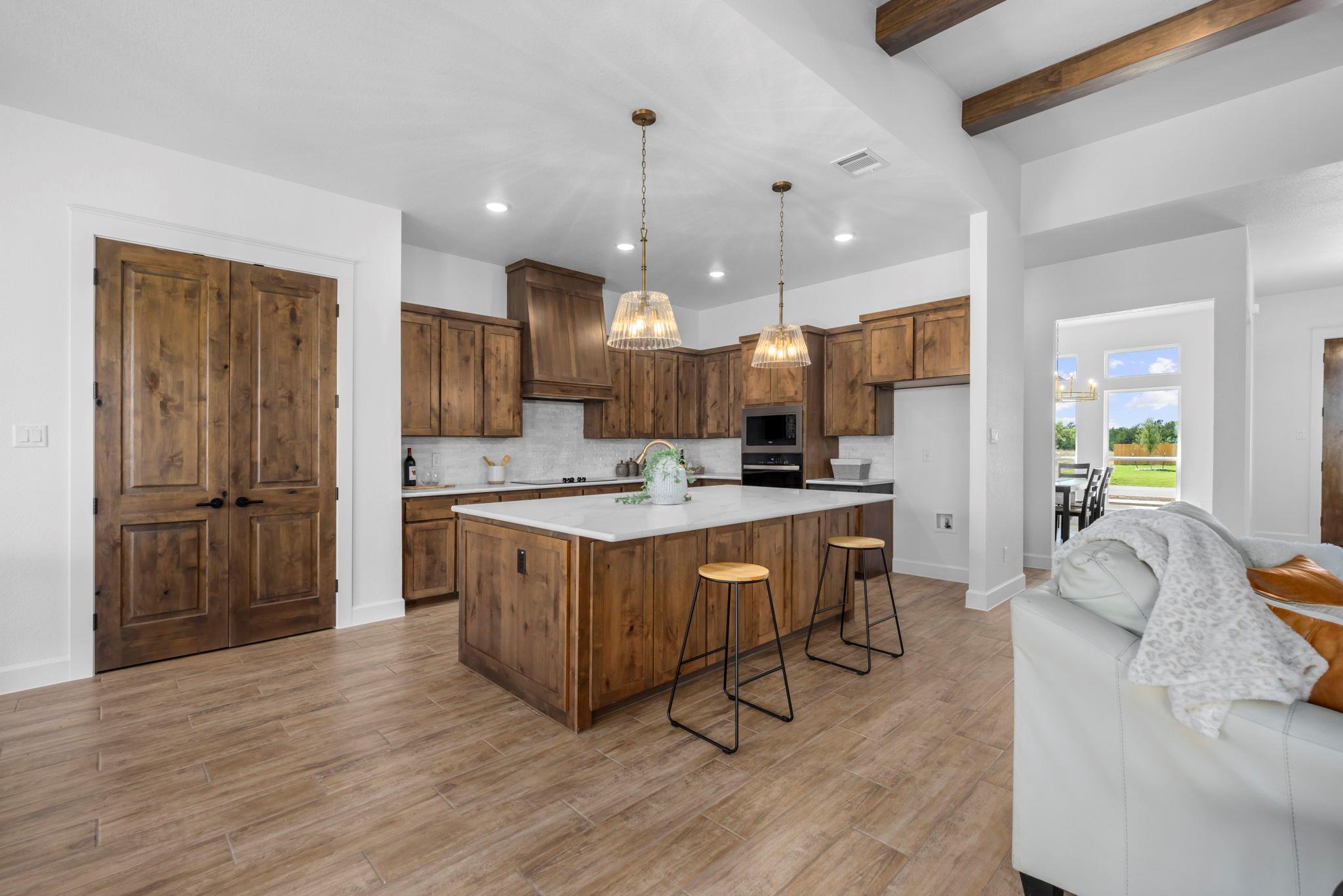 11144 Golden Eagle Ave, Salado, TX 76571