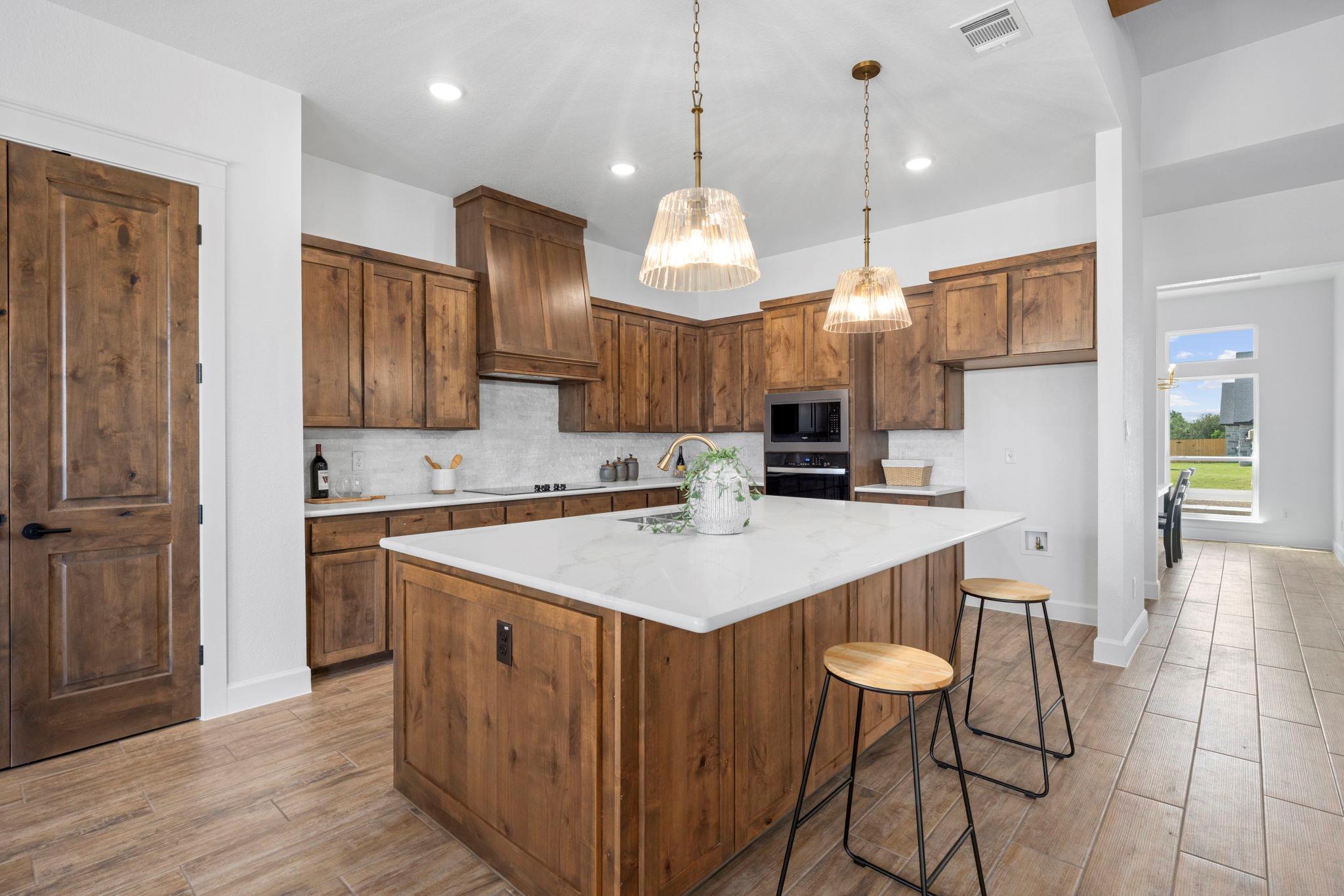 11144 Golden Eagle Ave, Salado, TX 76571