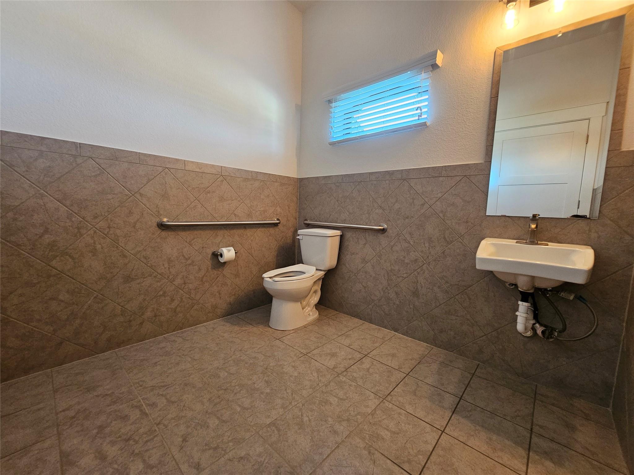 230 Klattenhoff Ln # 102, Hutto, TX 78634