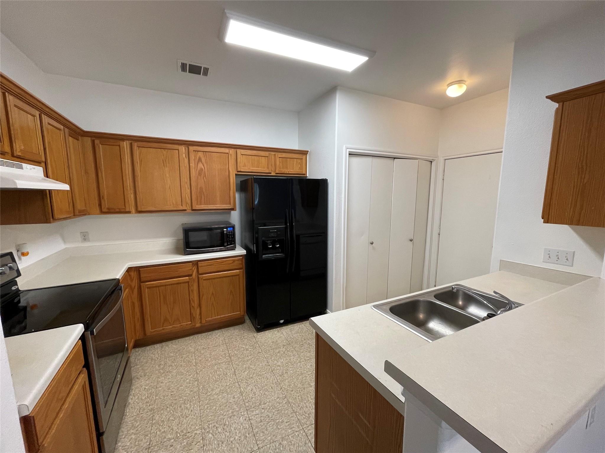 137 Marvin Cv # 137, Hutto, TX 78634