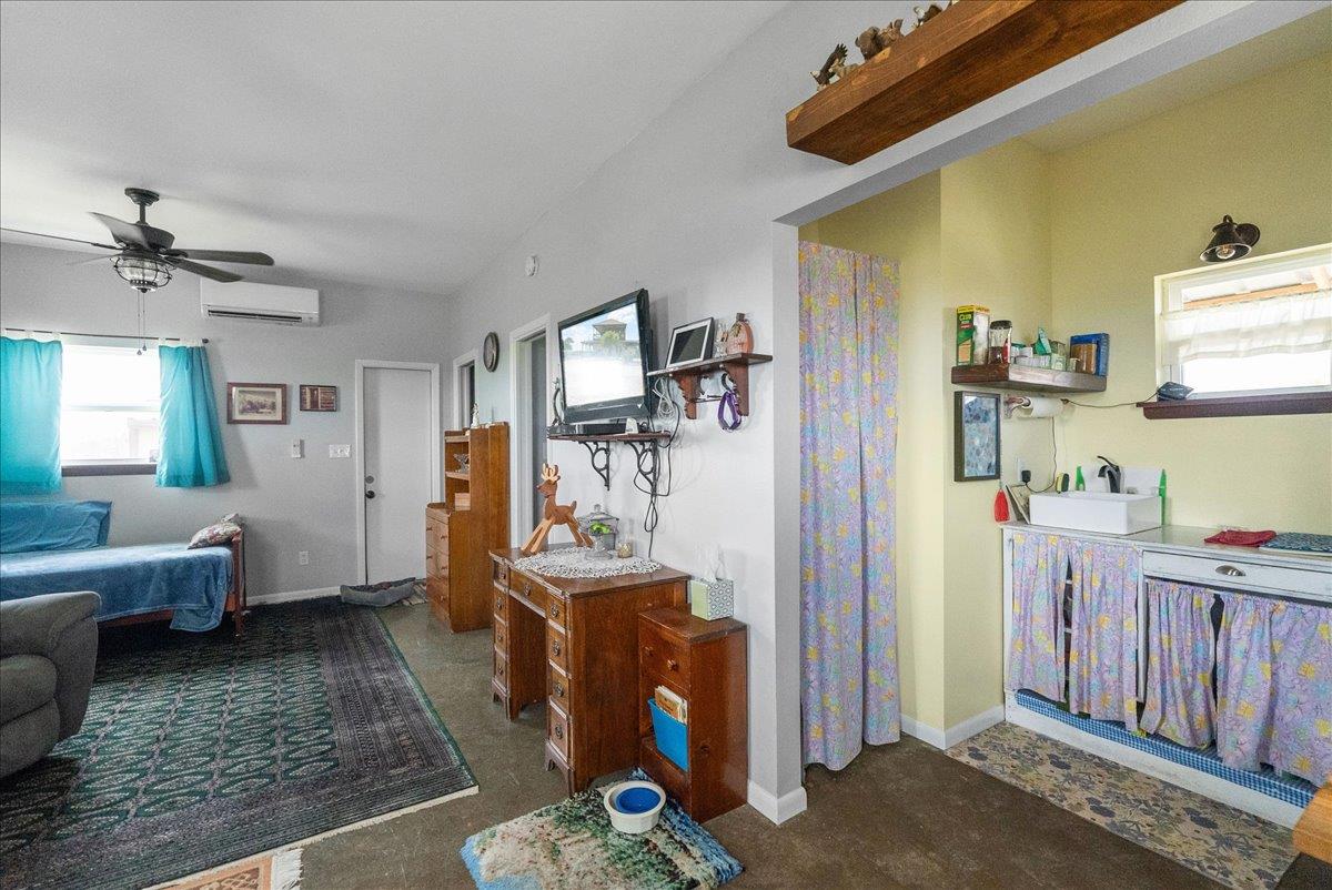 623 Nakishwana Cir, Sandia, TX 78383