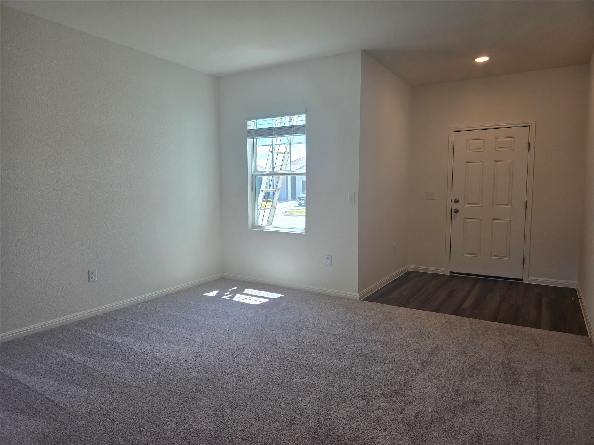 121 Blazilmar Ln, Taylor, TX 76574