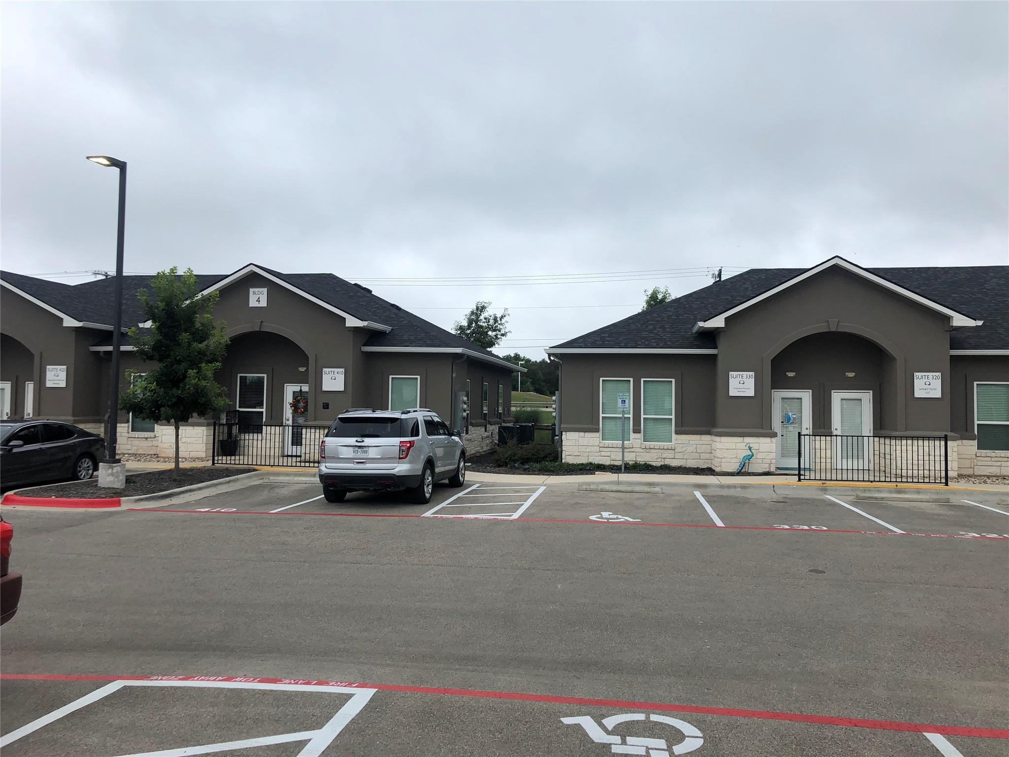 660 S Bagdad Rd # 140, Leander, TX 78641