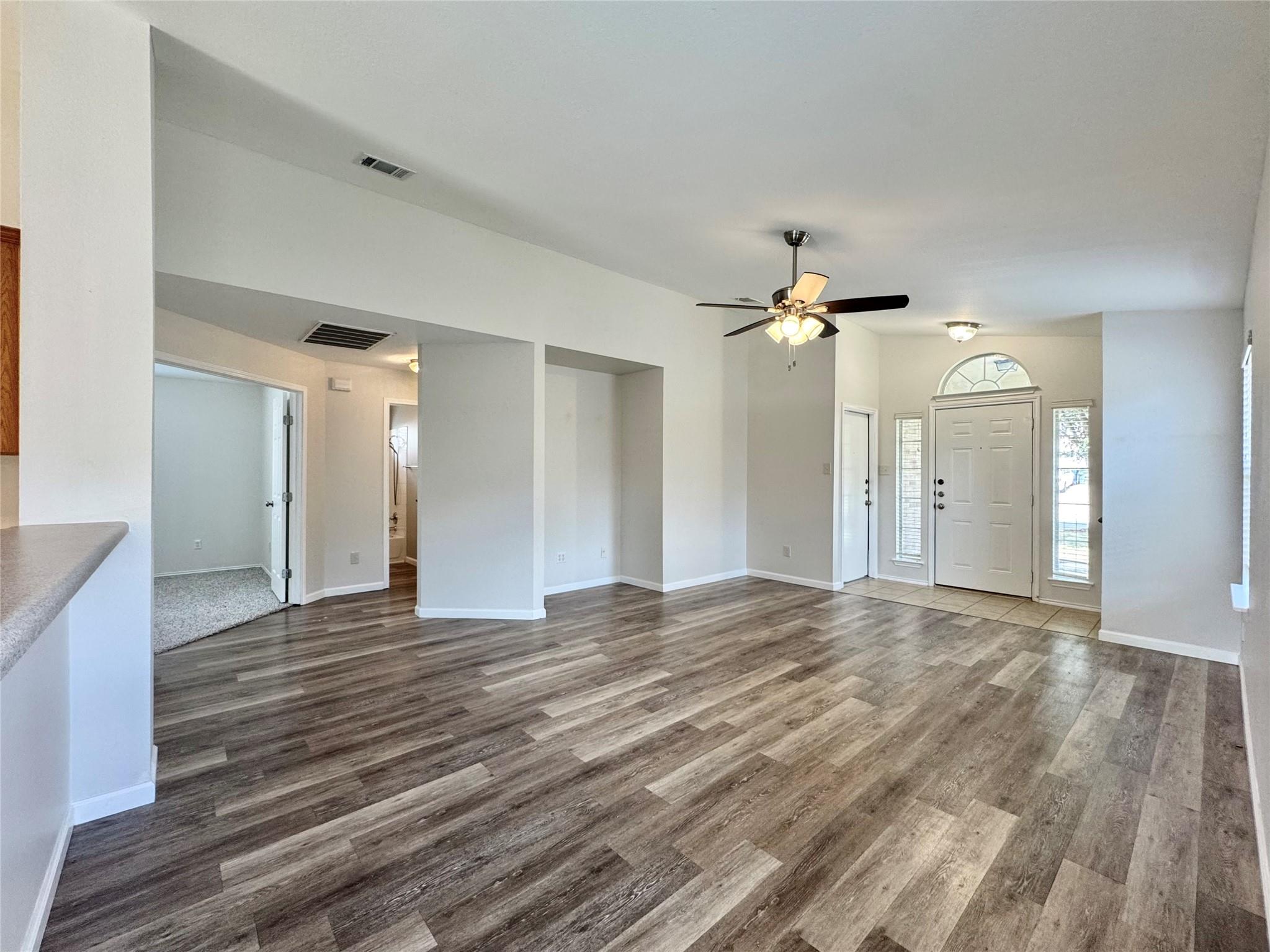 916 Gentry Dr, Leander, TX 78641