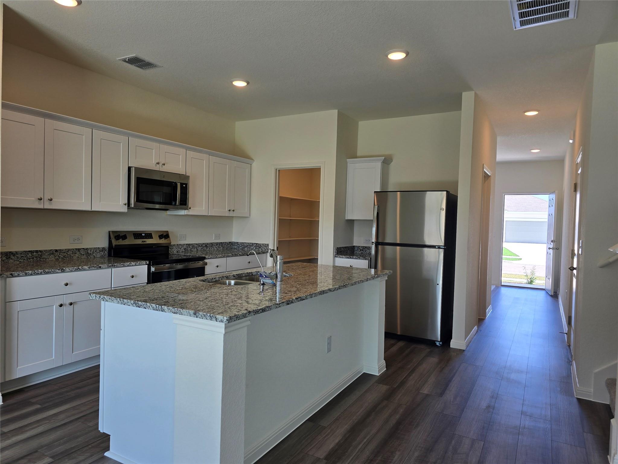 201 Rodgers Rd, Taylor, TX 76574