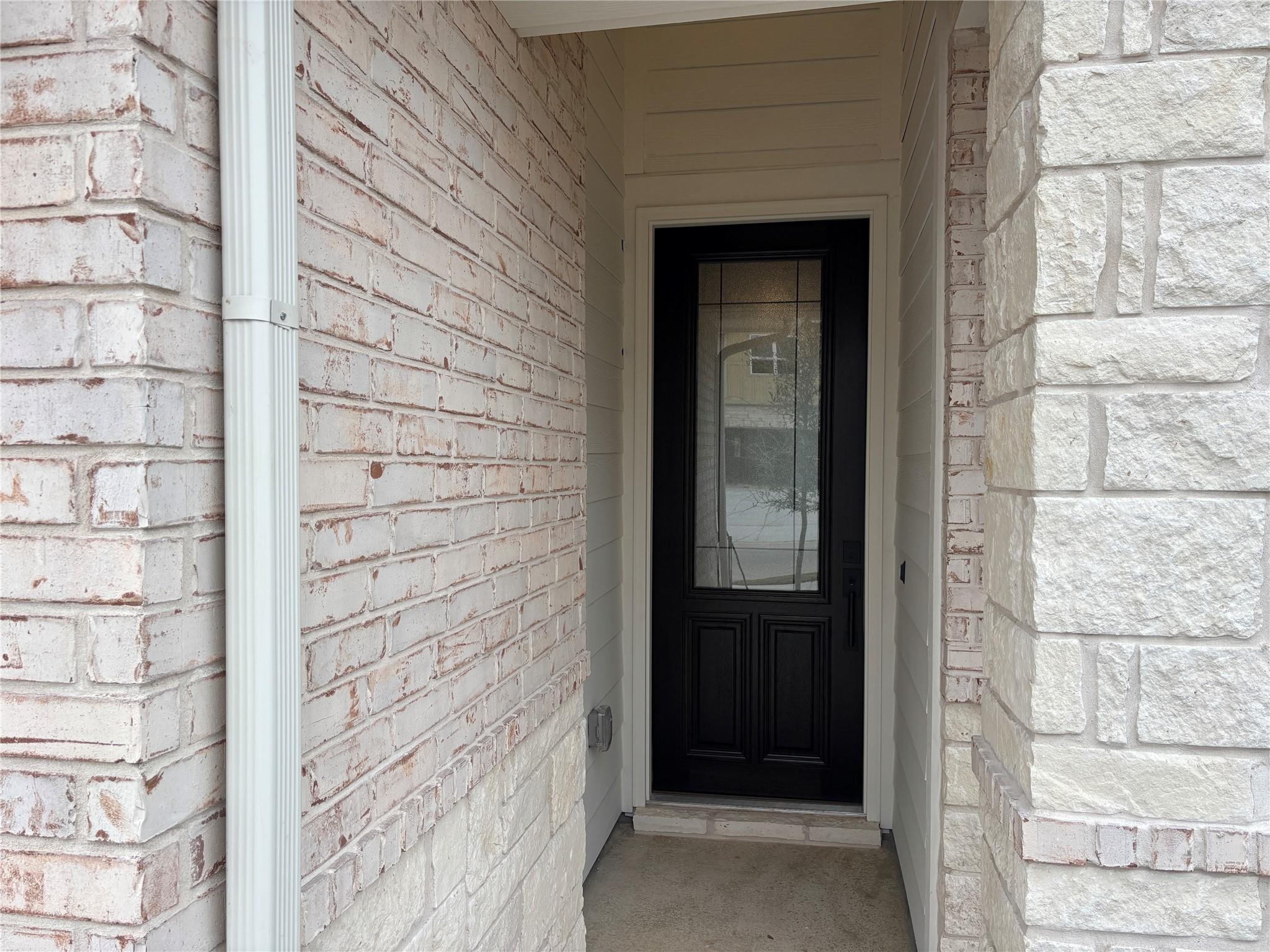 181 Crater Lake Dr, Dripping Springs, TX 78620