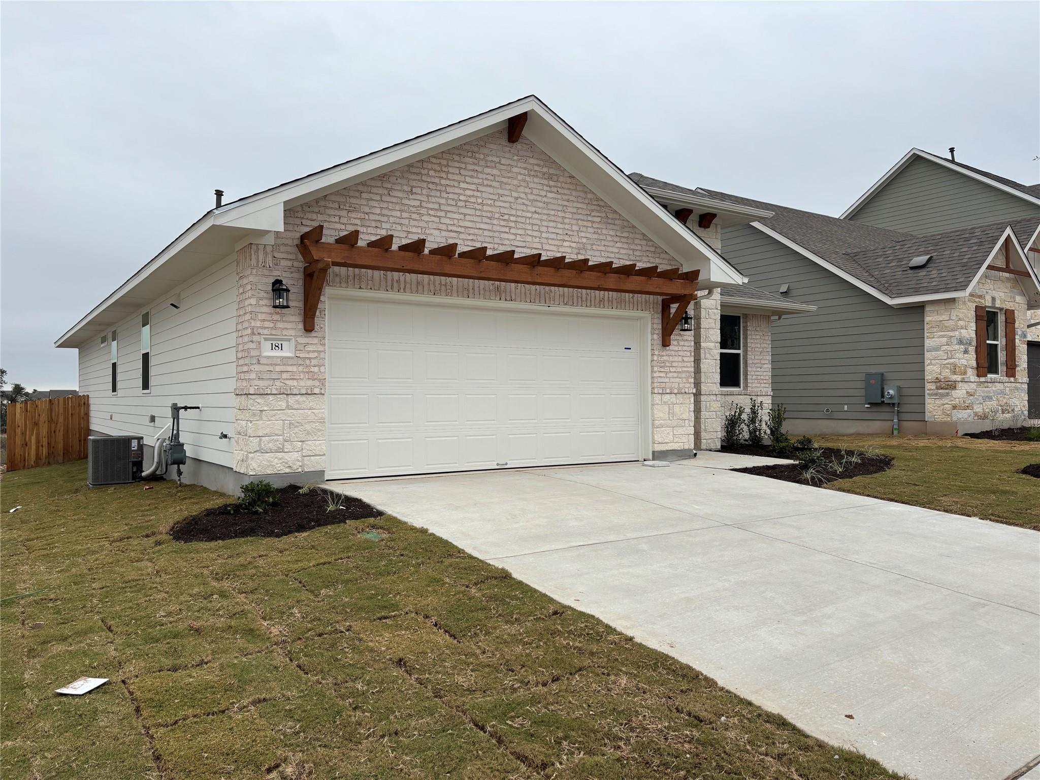 181 Crater Lake Dr, Dripping Springs, TX 78620