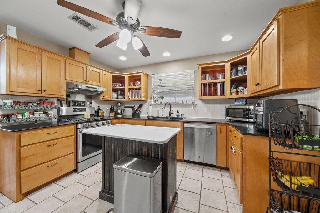 1100 Martindale Falls Rd, Martindale, TX 78655