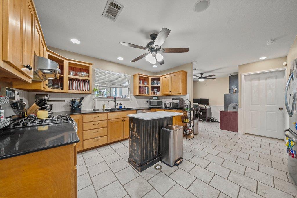 1100 Martindale Falls Rd, Martindale, TX 78655