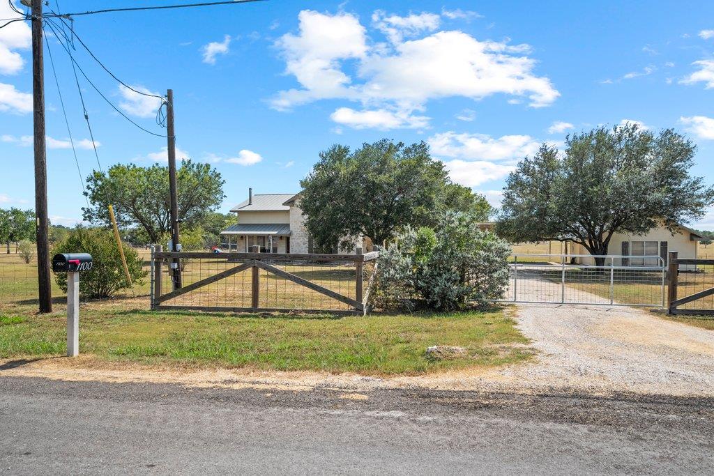 1100 Martindale Falls Rd, Martindale, TX 78655