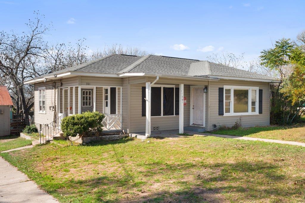 701 N Washington St, La Grange, TX 78945