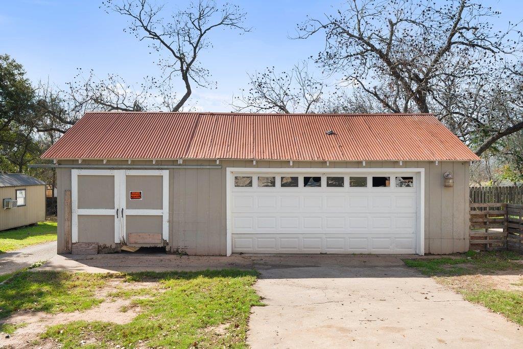 701 N Washington St, La Grange, TX 78945