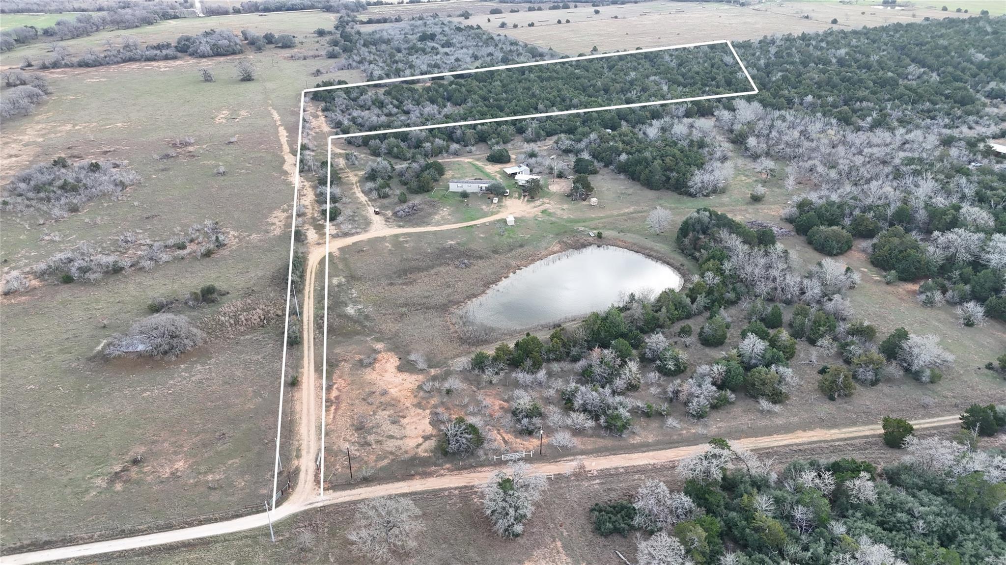 259 Meduna Rd, Smithville, TX 78957