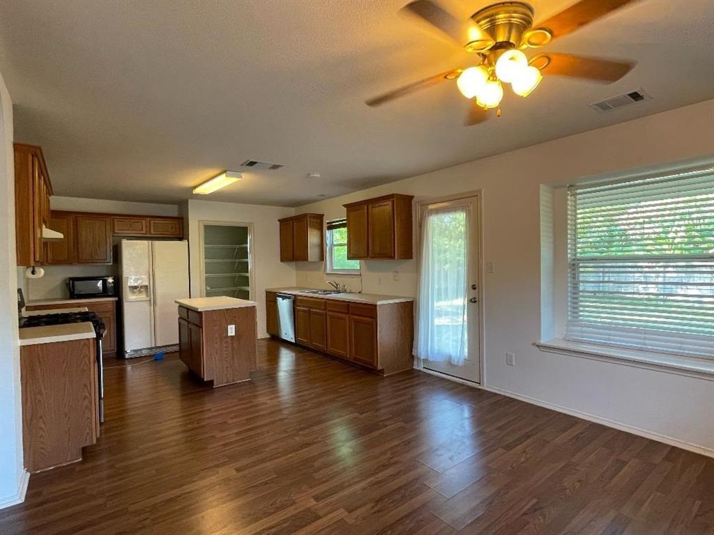 2505 Winslow Dr, Leander, TX 78641