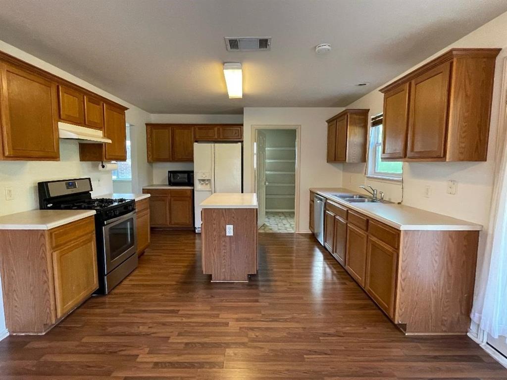 2505 Winslow Dr, Leander, TX 78641