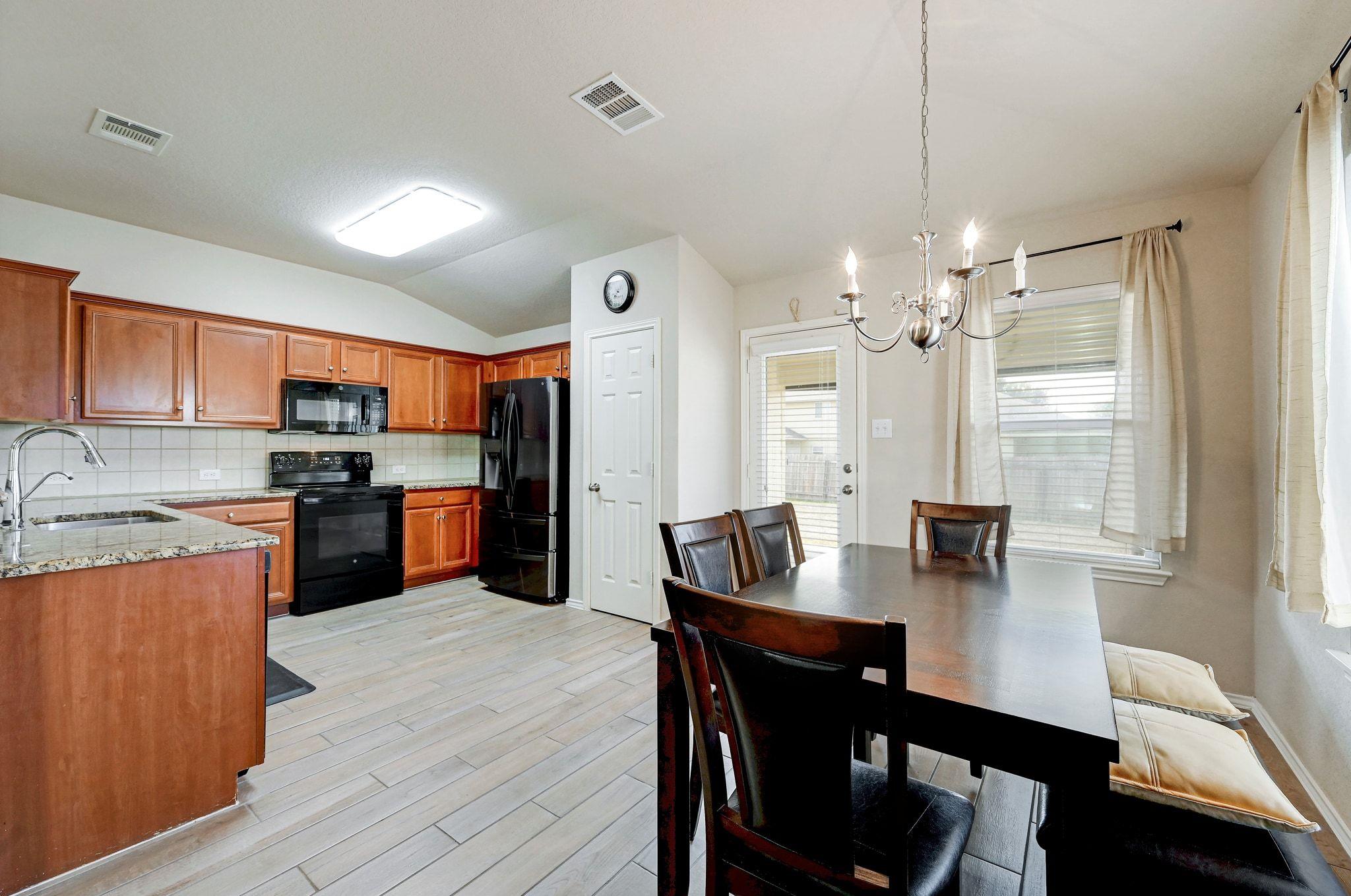 2136 Sinclair Dr, New Braunfels, TX 78130