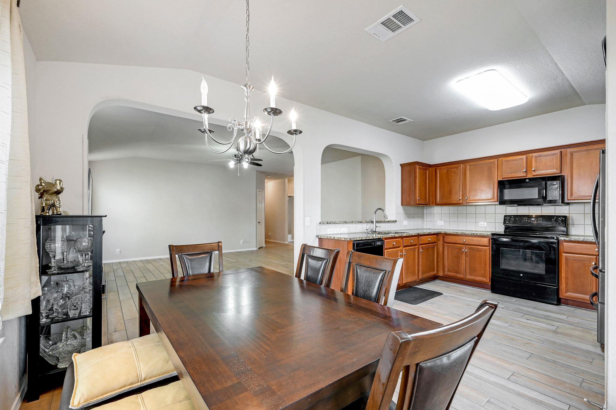 2136 Sinclair Dr, New Braunfels, TX 78130