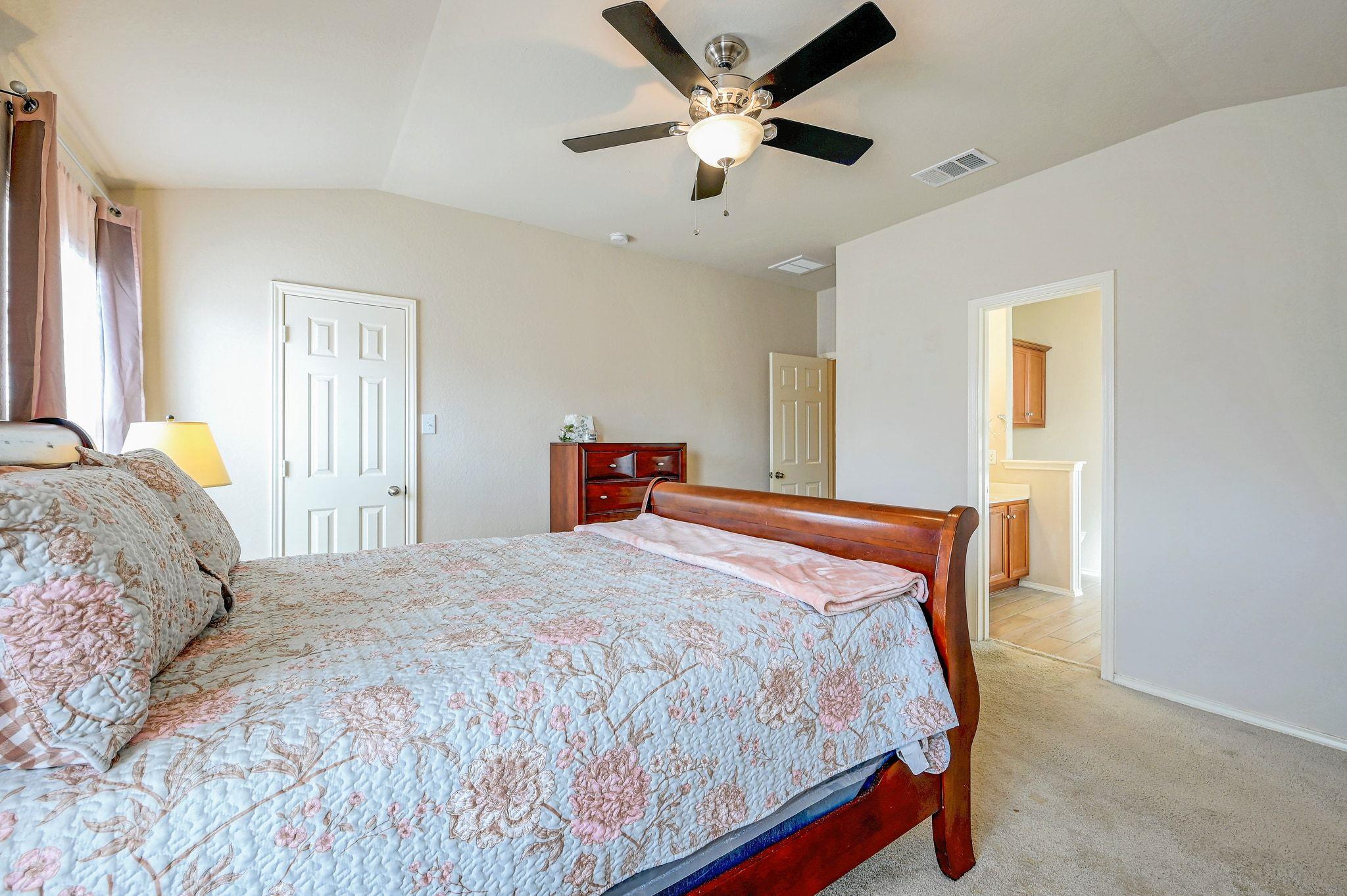 2136 Sinclair Dr, New Braunfels, TX 78130