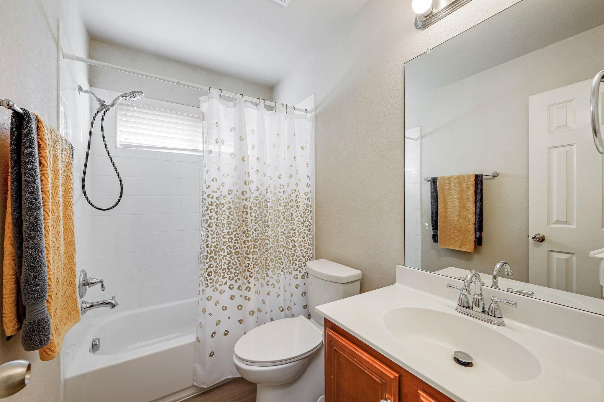 2136 Sinclair Dr, New Braunfels, TX 78130