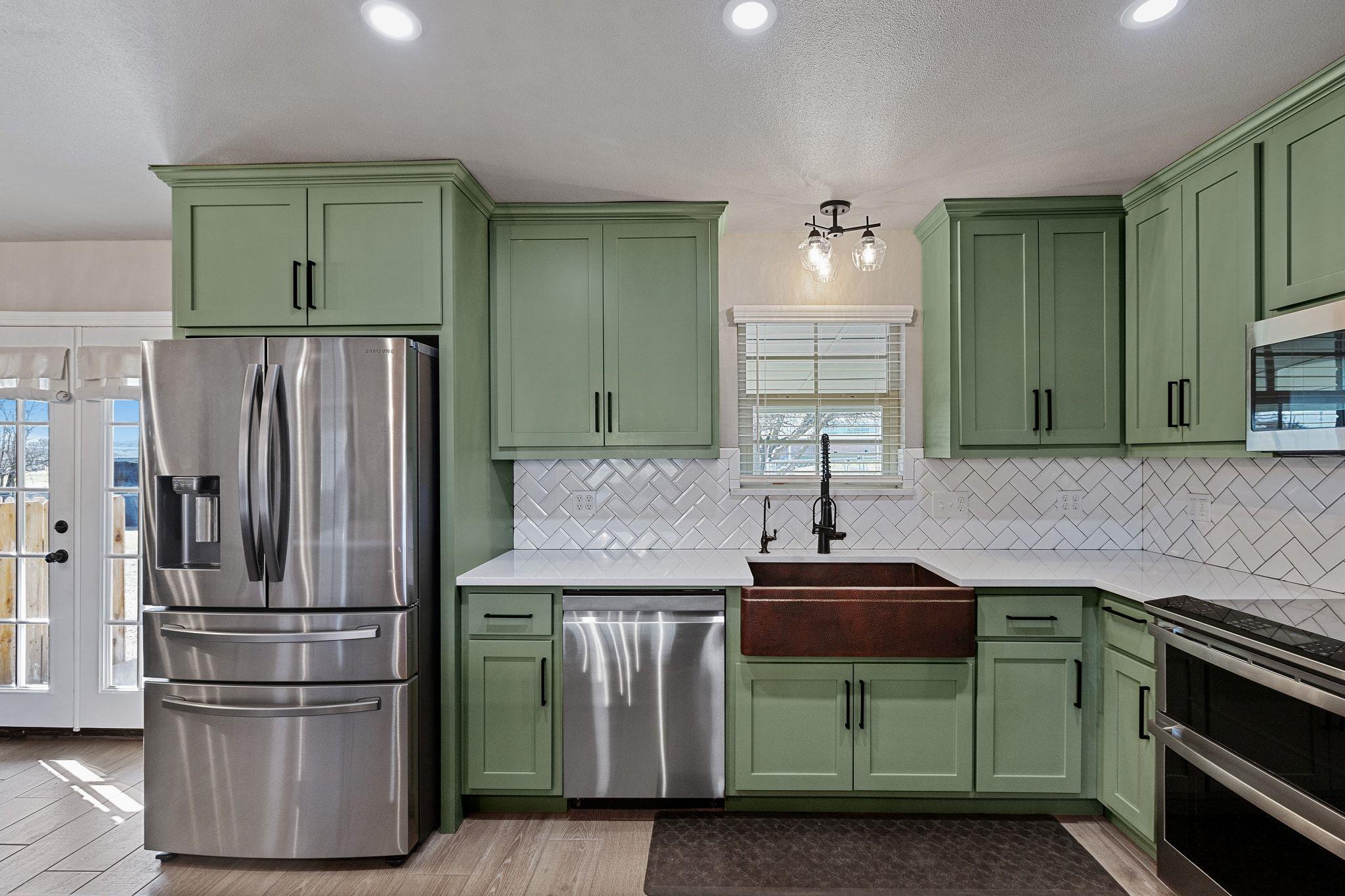 301 N 8th St, Jarrell, TX 76537