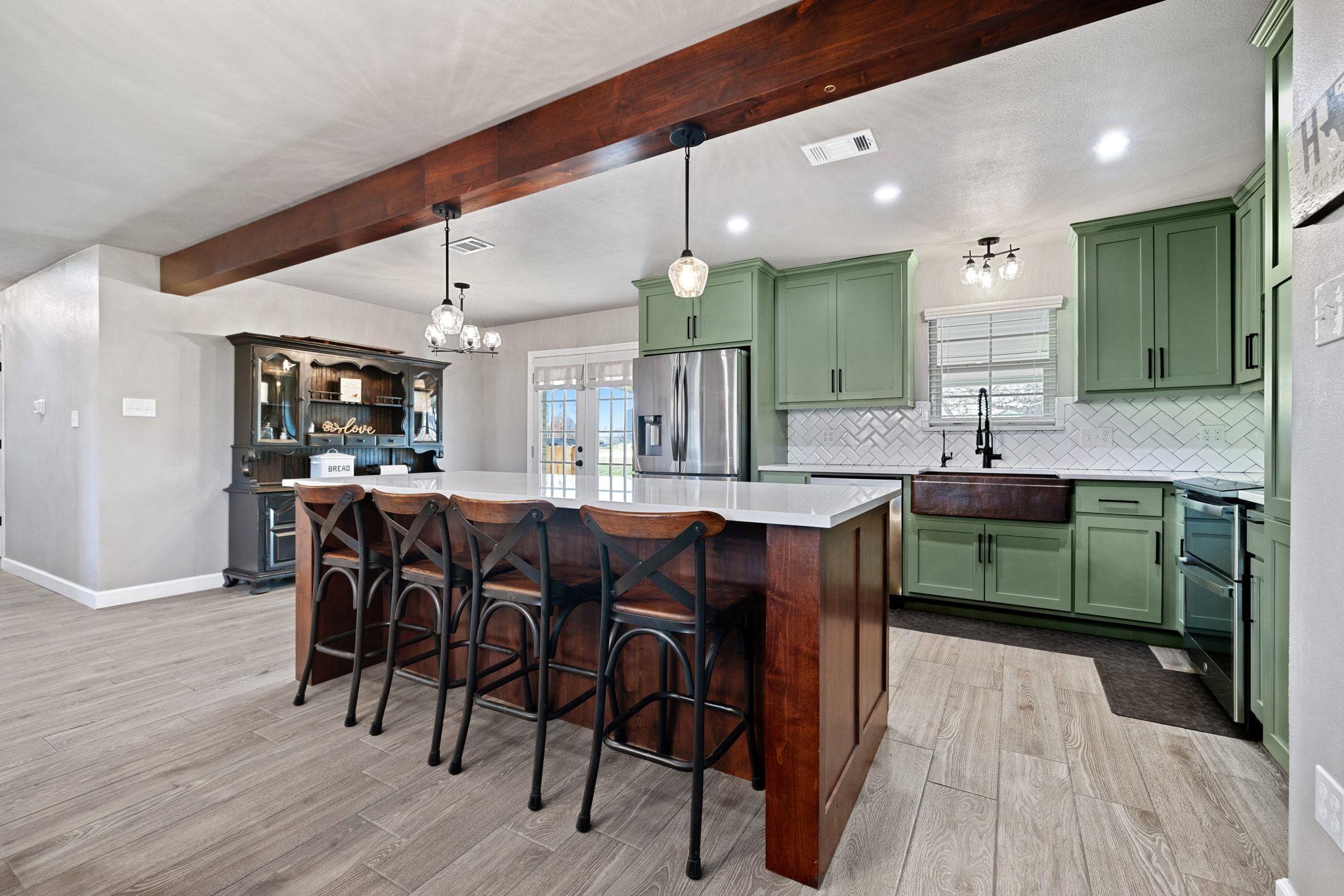 301 N 8th St, Jarrell, TX 76537