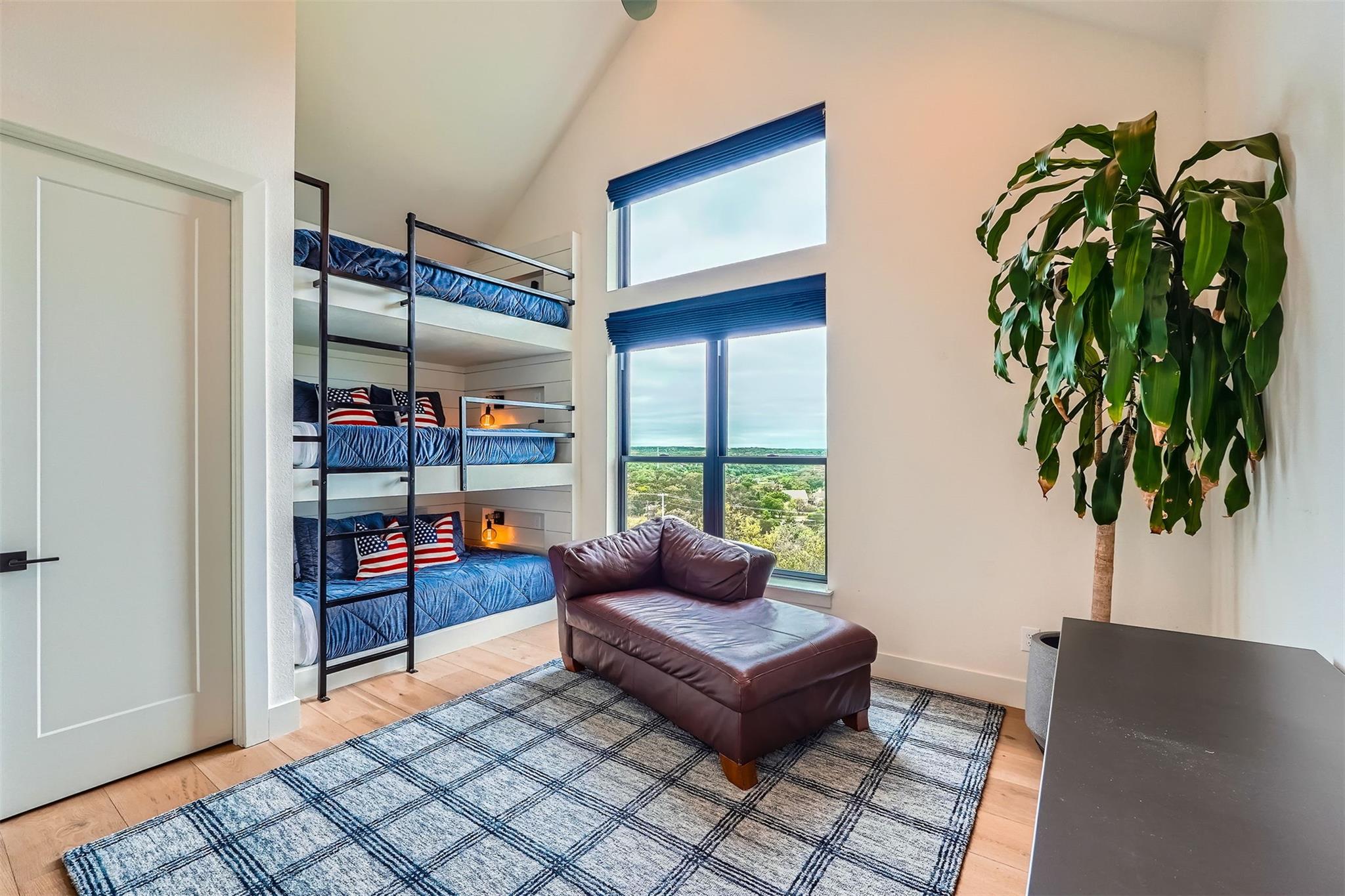 1733 Nightlife Cv, Spicewood, TX 78669