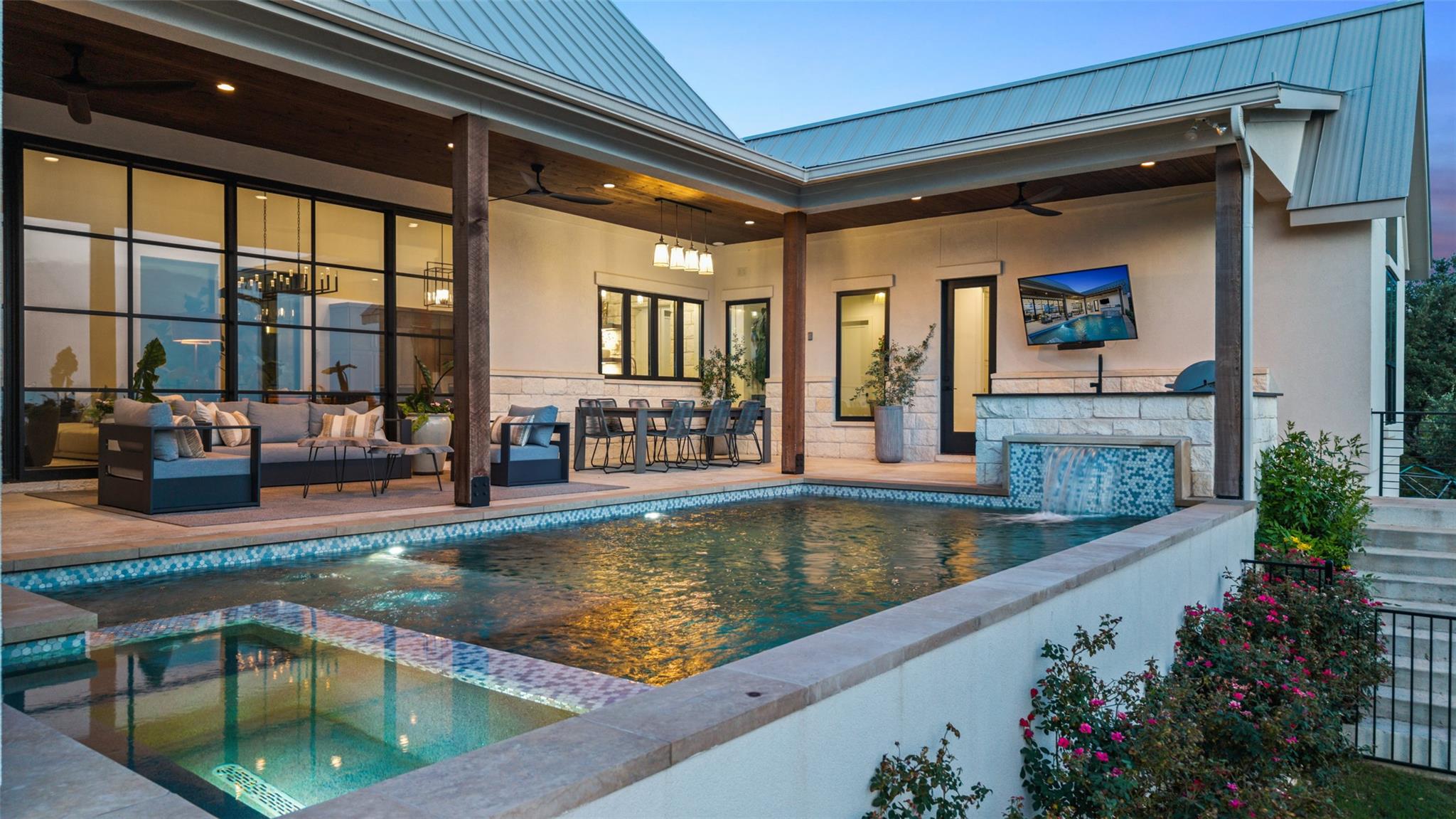 1733 Nightlife Cv, Spicewood, TX 78669