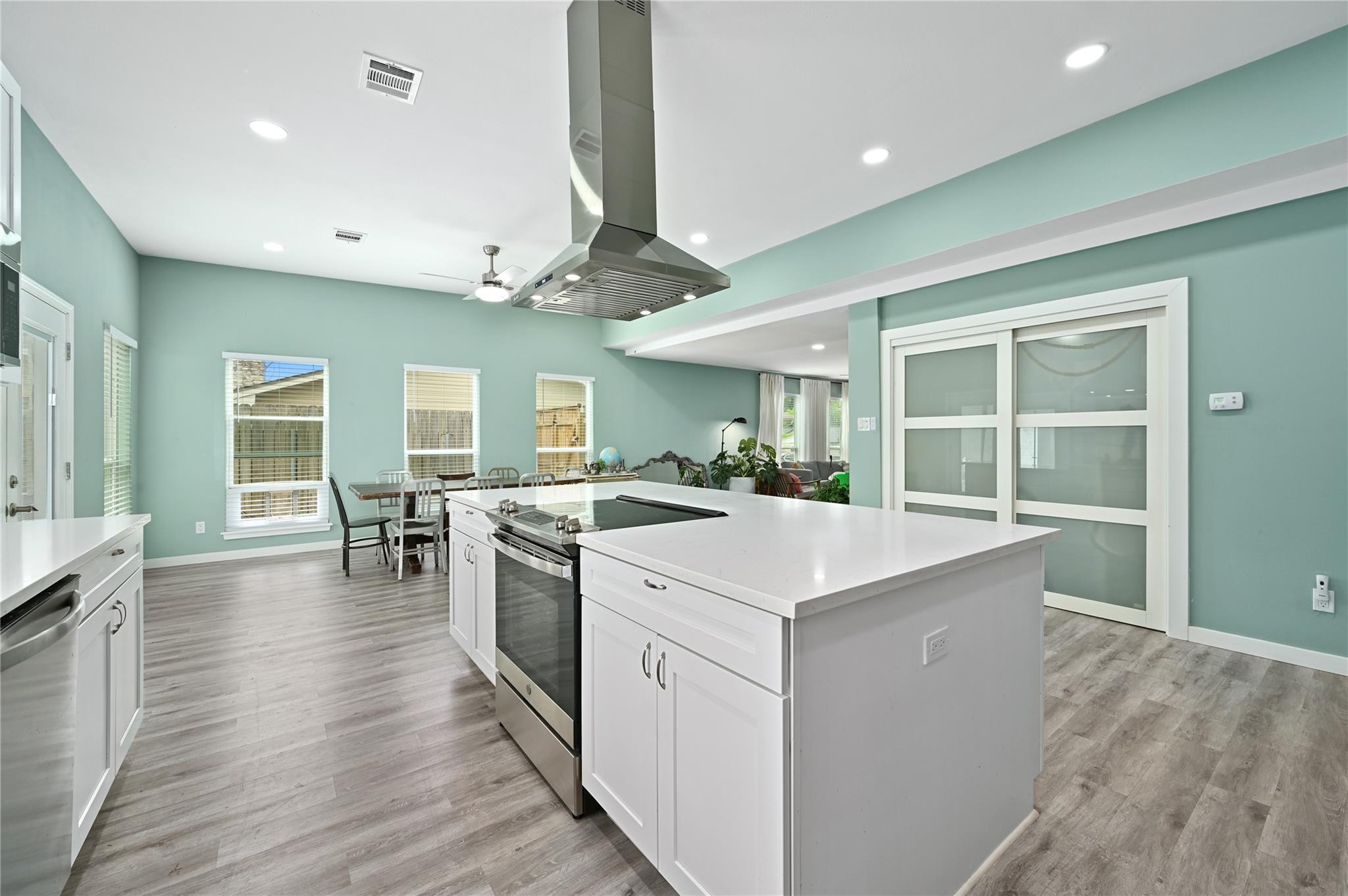 7317 Shadywood Dr, Austin, TX 78745