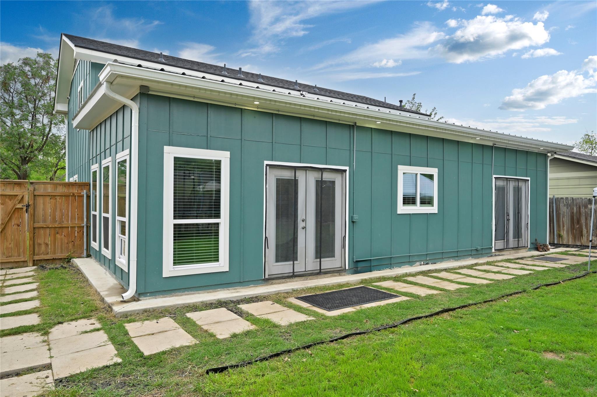 7317 Shadywood Dr, Austin, TX 78745