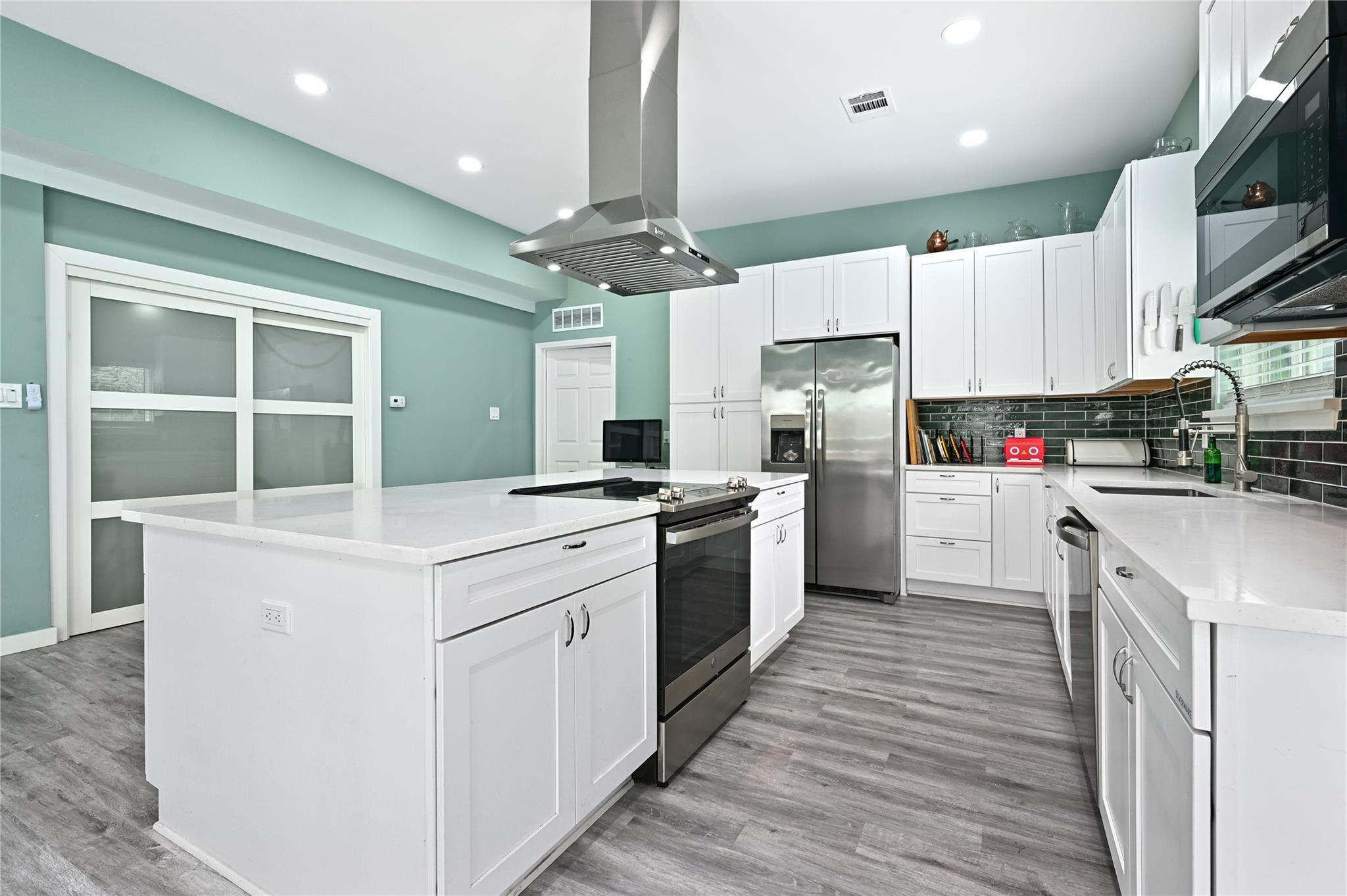 7317 Shadywood Dr, Austin, TX 78745