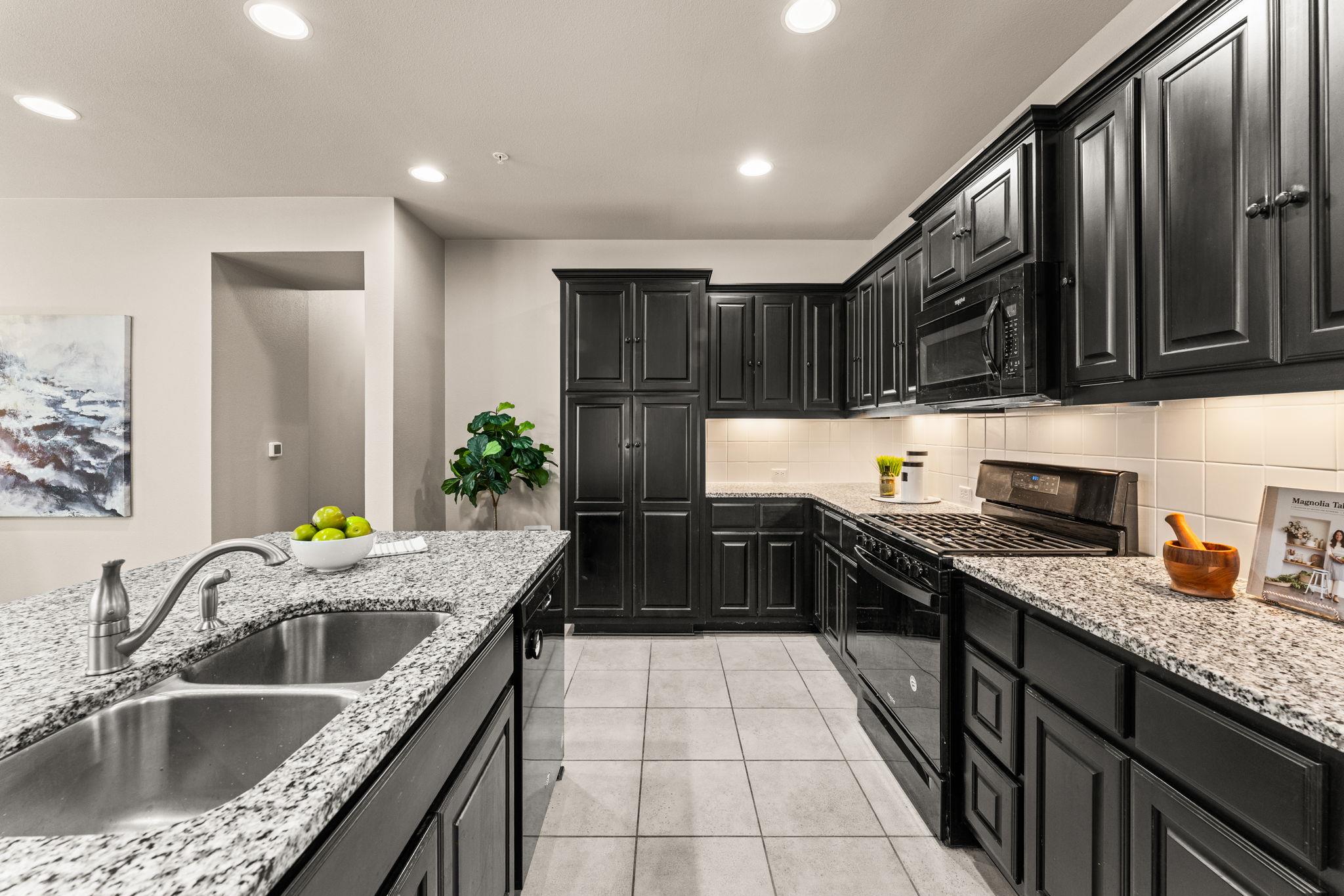 6814 E Riverside Dr # 21, Austin, TX 78741