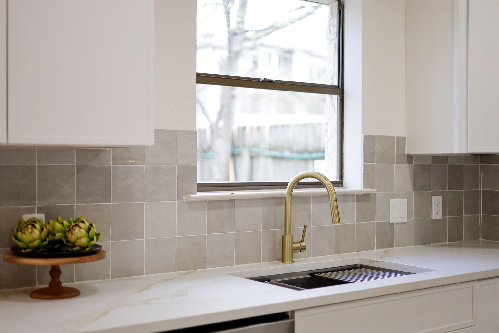 13265 Kerrville Folkway Dr, Austin, TX 78729