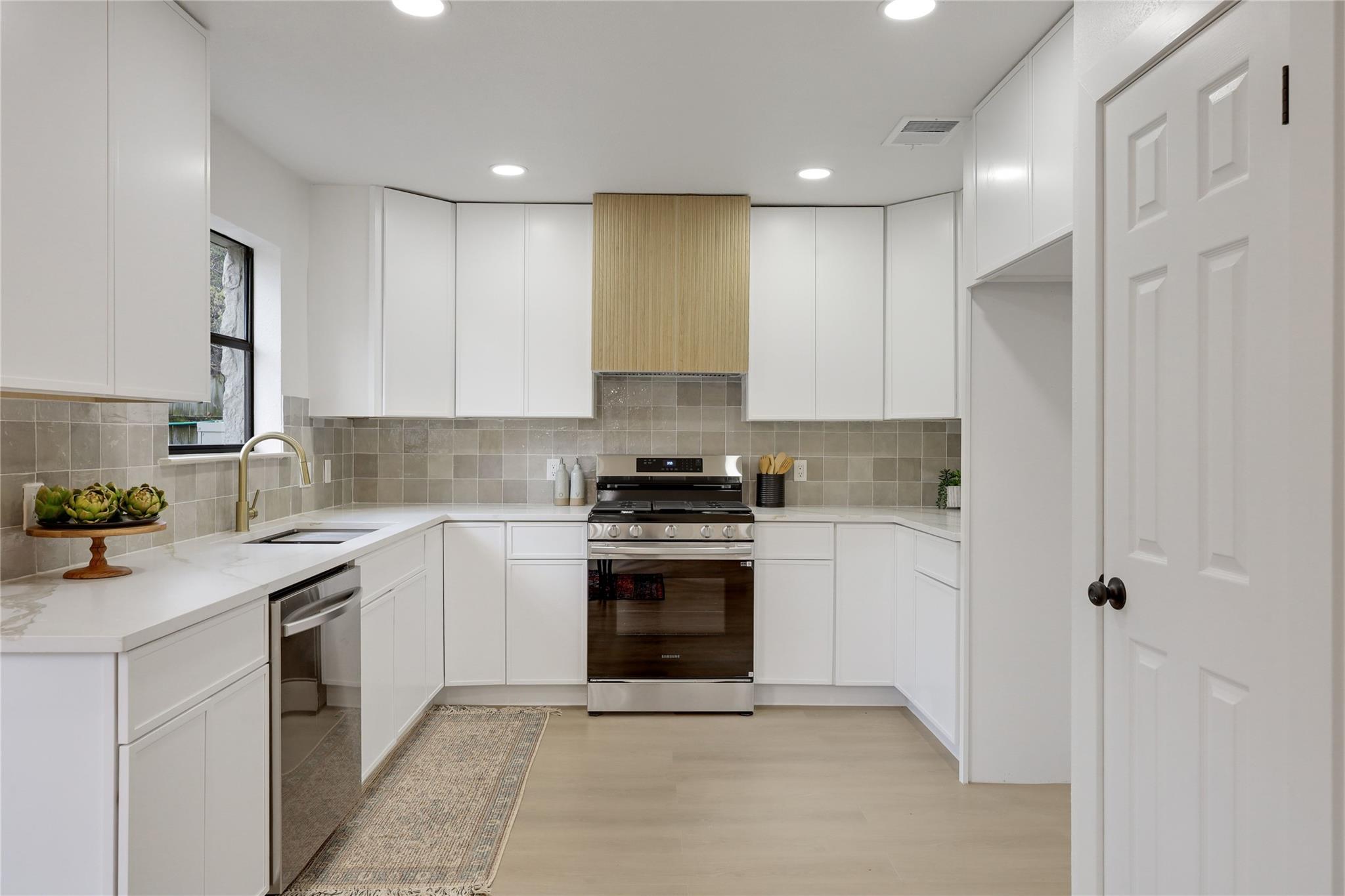 13265 Kerrville Folkway Dr, Austin, TX 78729