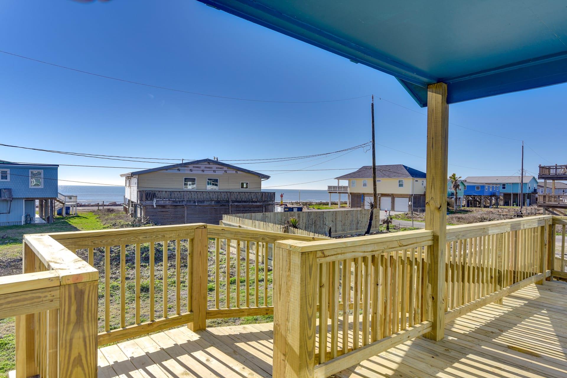 415 Seashell Dr, Surfside Beach, TX 77541