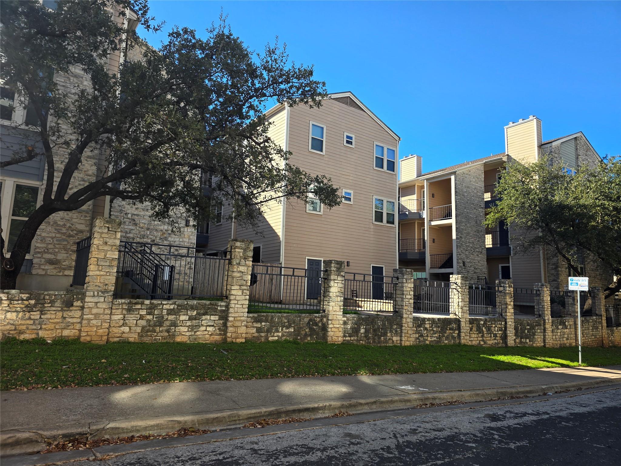 2414 Longview St # 205, Austin, TX 78705