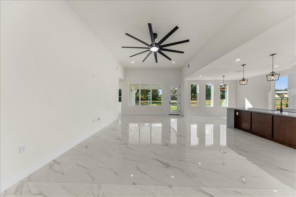 809 FM 467, Seguin, TX 78155