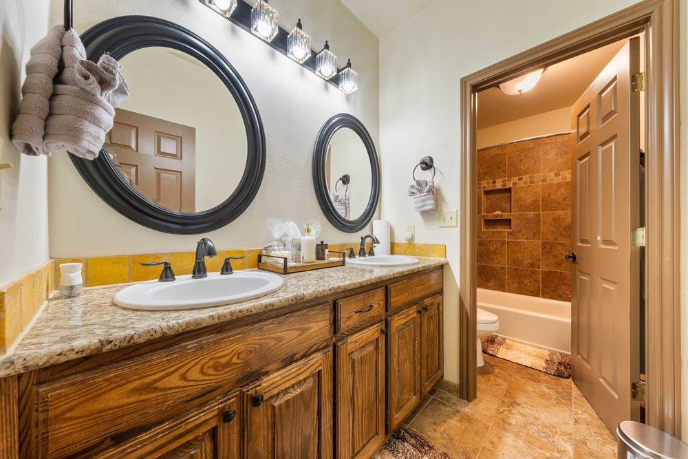 1694 County Road 102, Llano, TX 78643