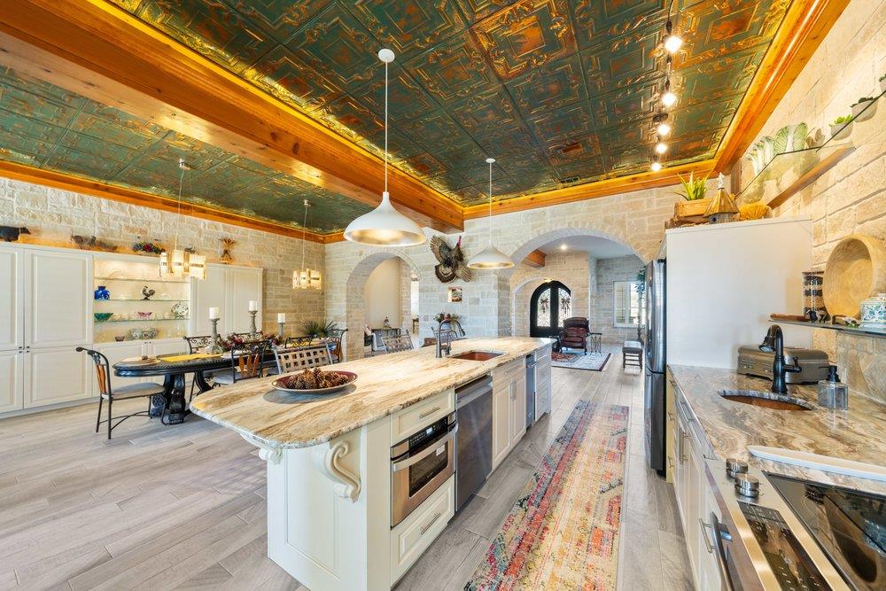 1694 County Road 102, Llano, TX 78643