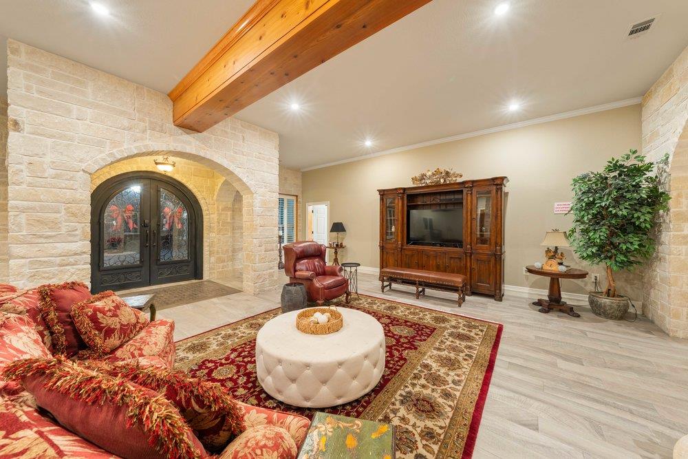 1694 County Road 102, Llano, TX 78643