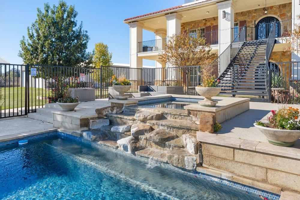 1694 County Road 102, Llano, TX 78643