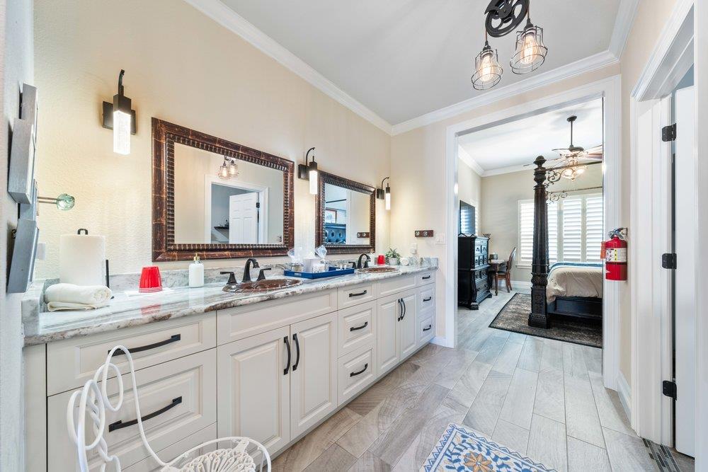 1694 County Road 102, Llano, TX 78643