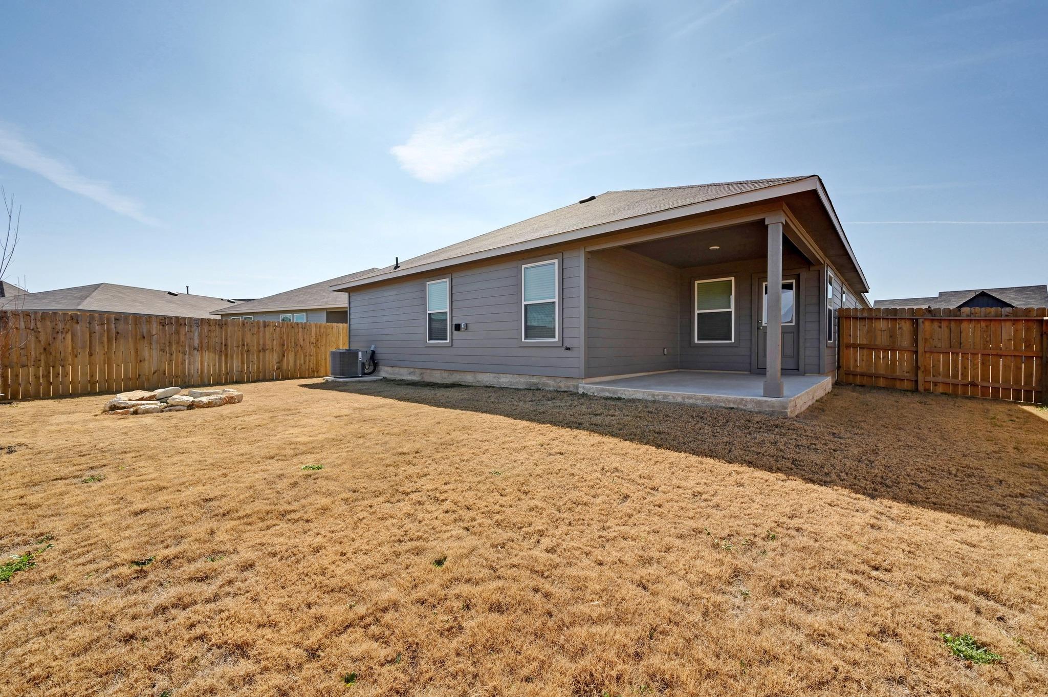 1806 Windsor Blvd, Lockhart, TX 78644