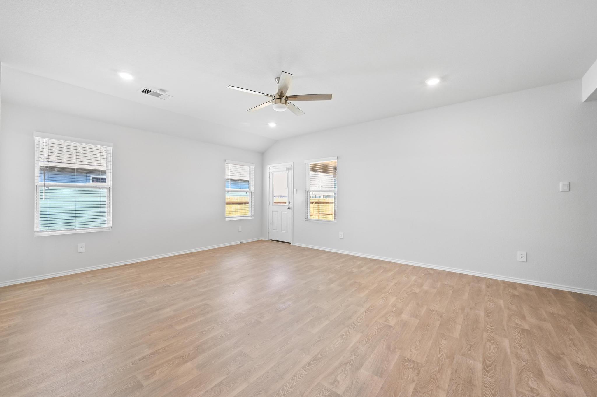 1806 Windsor Blvd, Lockhart, TX 78644