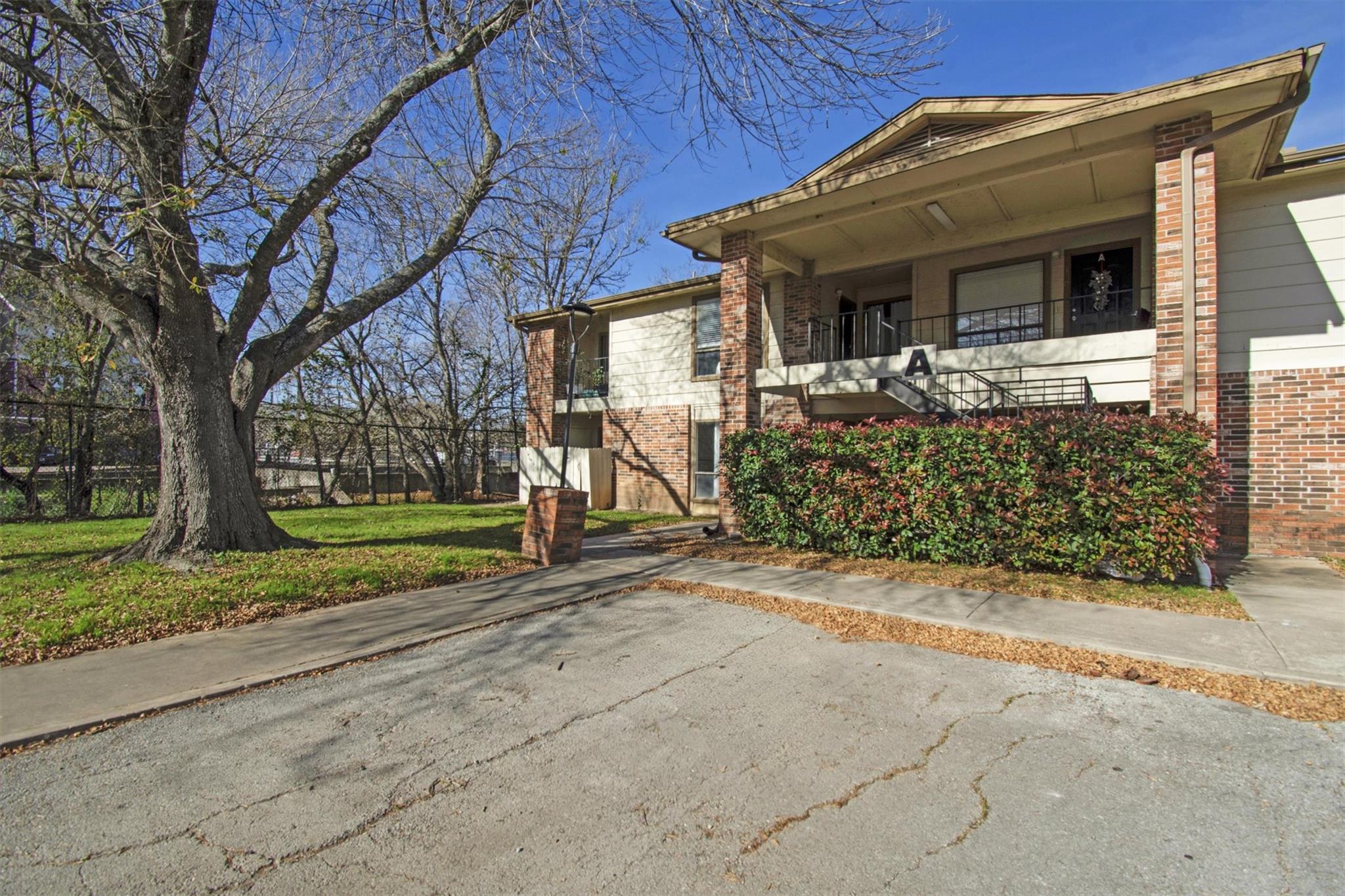 1705 Crossing Pl # A109, Austin, TX 78741
