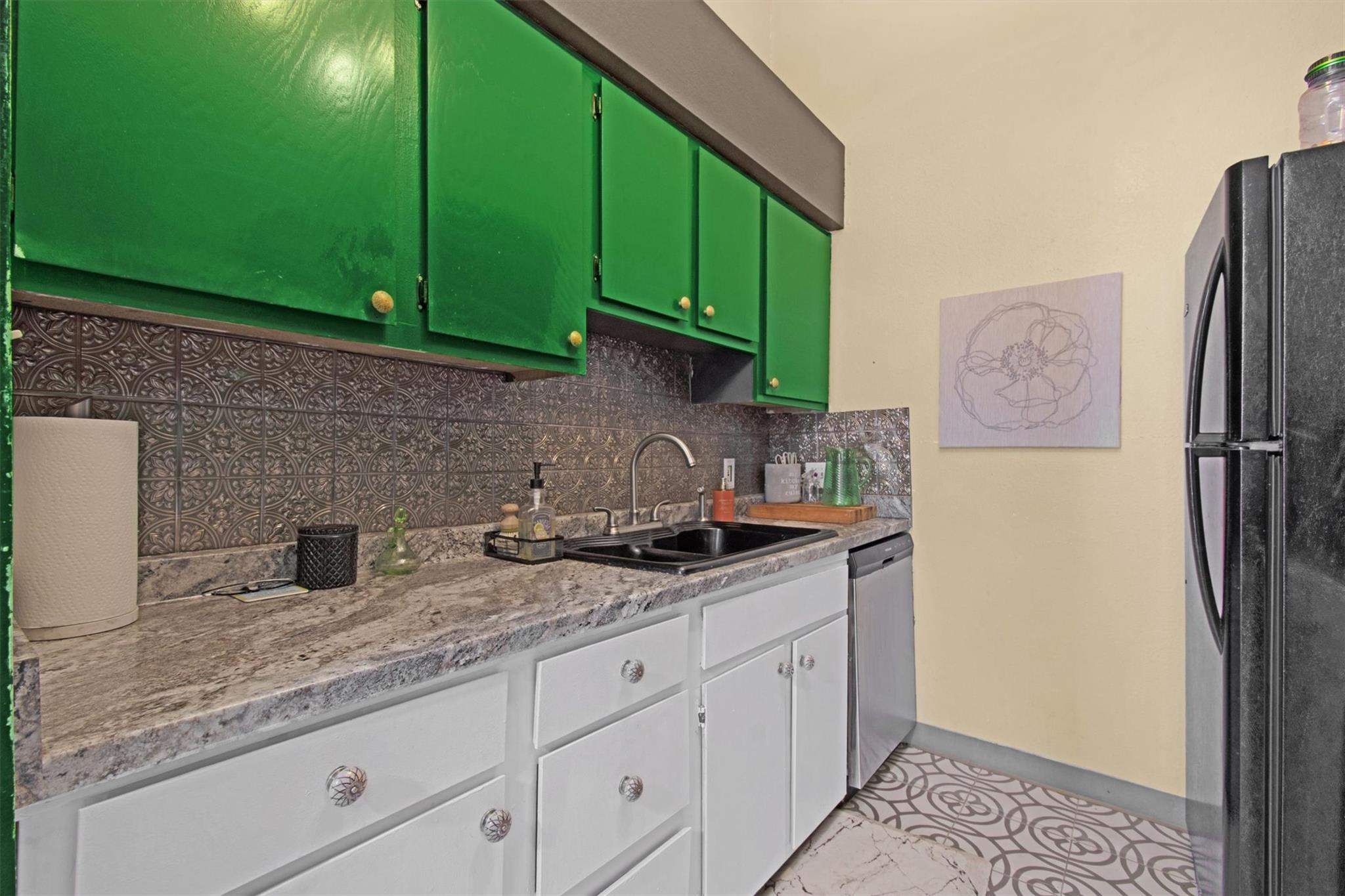 1705 Crossing Pl # A109, Austin, TX 78741