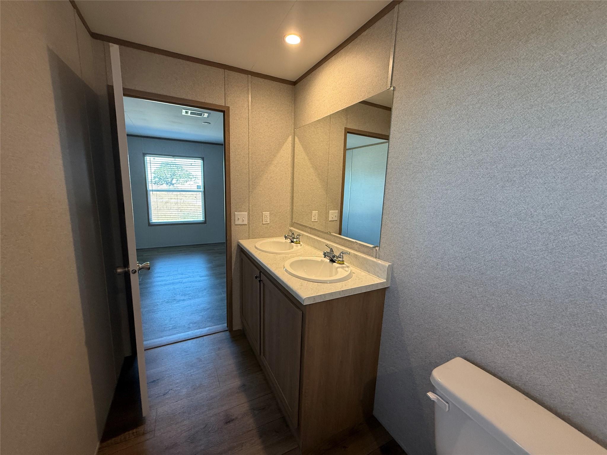 175 Altidore Dr, Dale, TX 78616