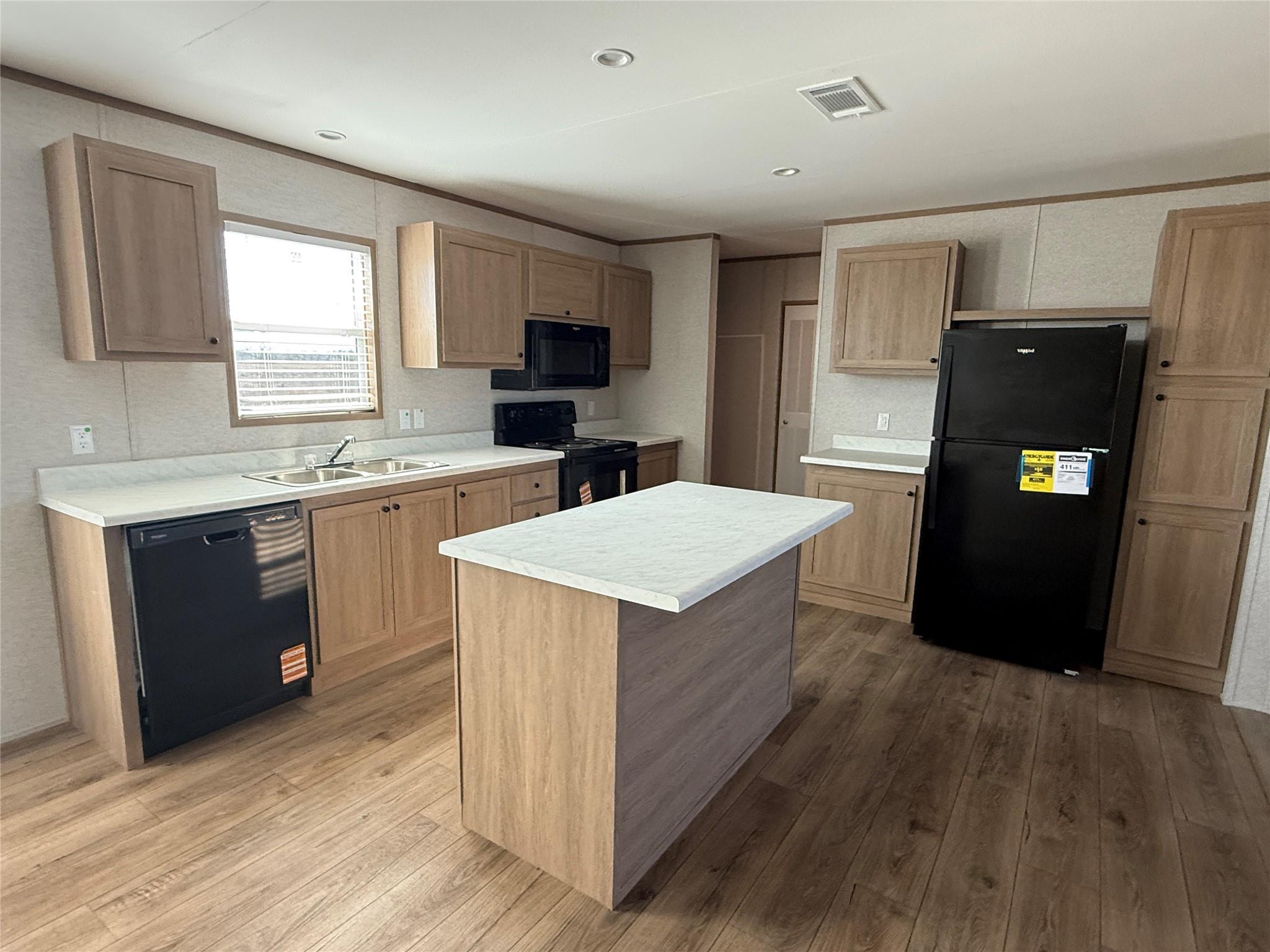 175 Altidore Dr, Dale, TX 78616