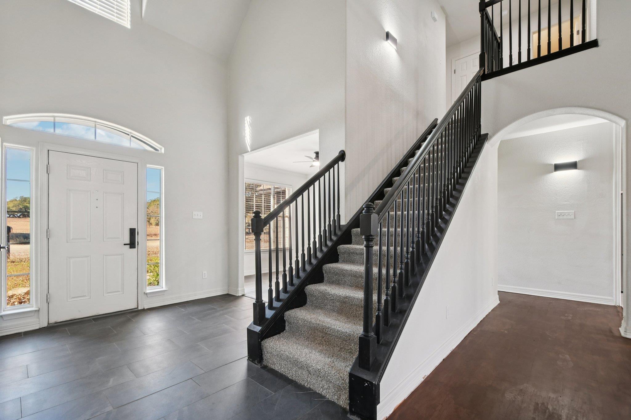 312 Country Club Dr, La Grange, TX 78945