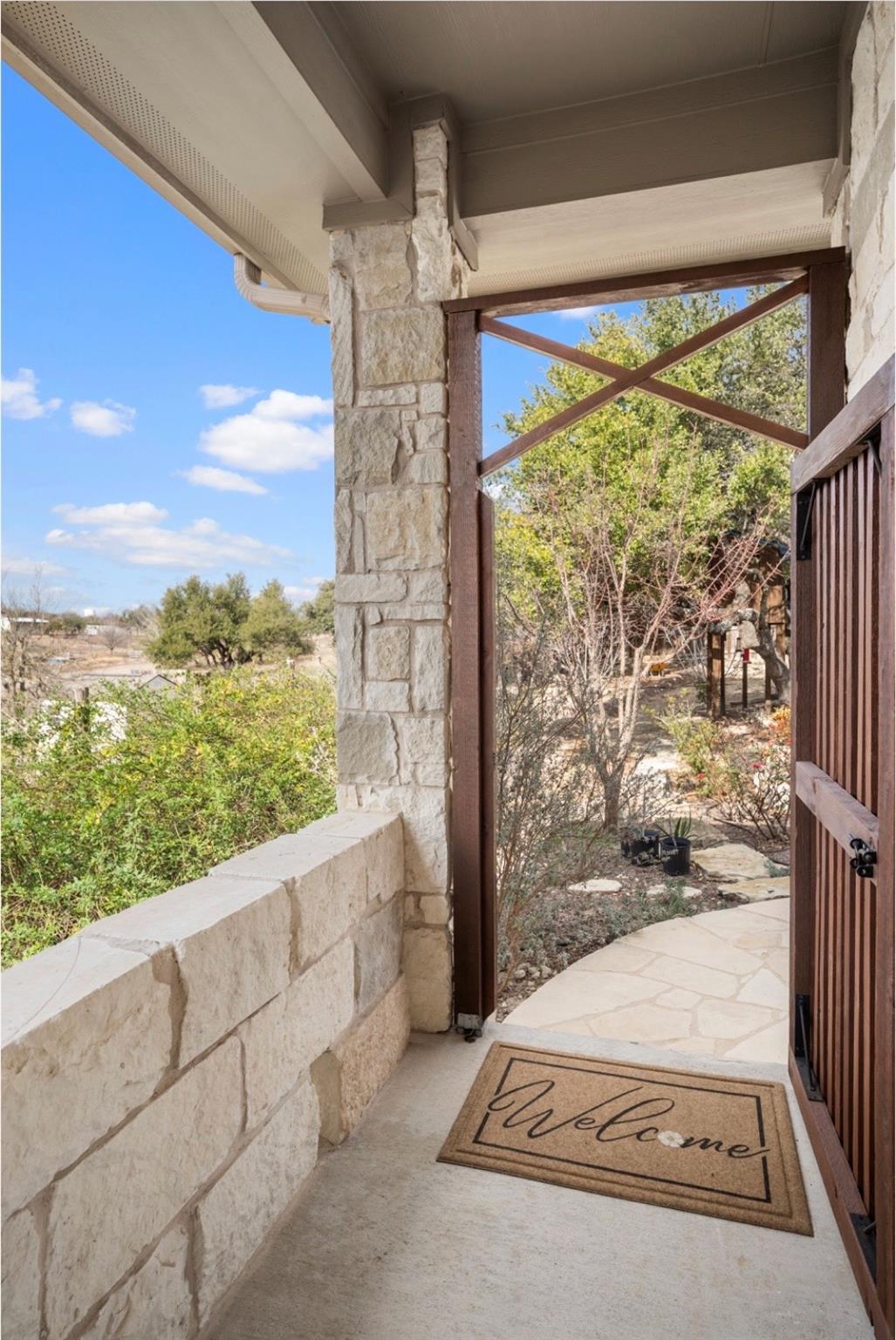 201 Greenridge Ln, Dripping Springs, TX 78620