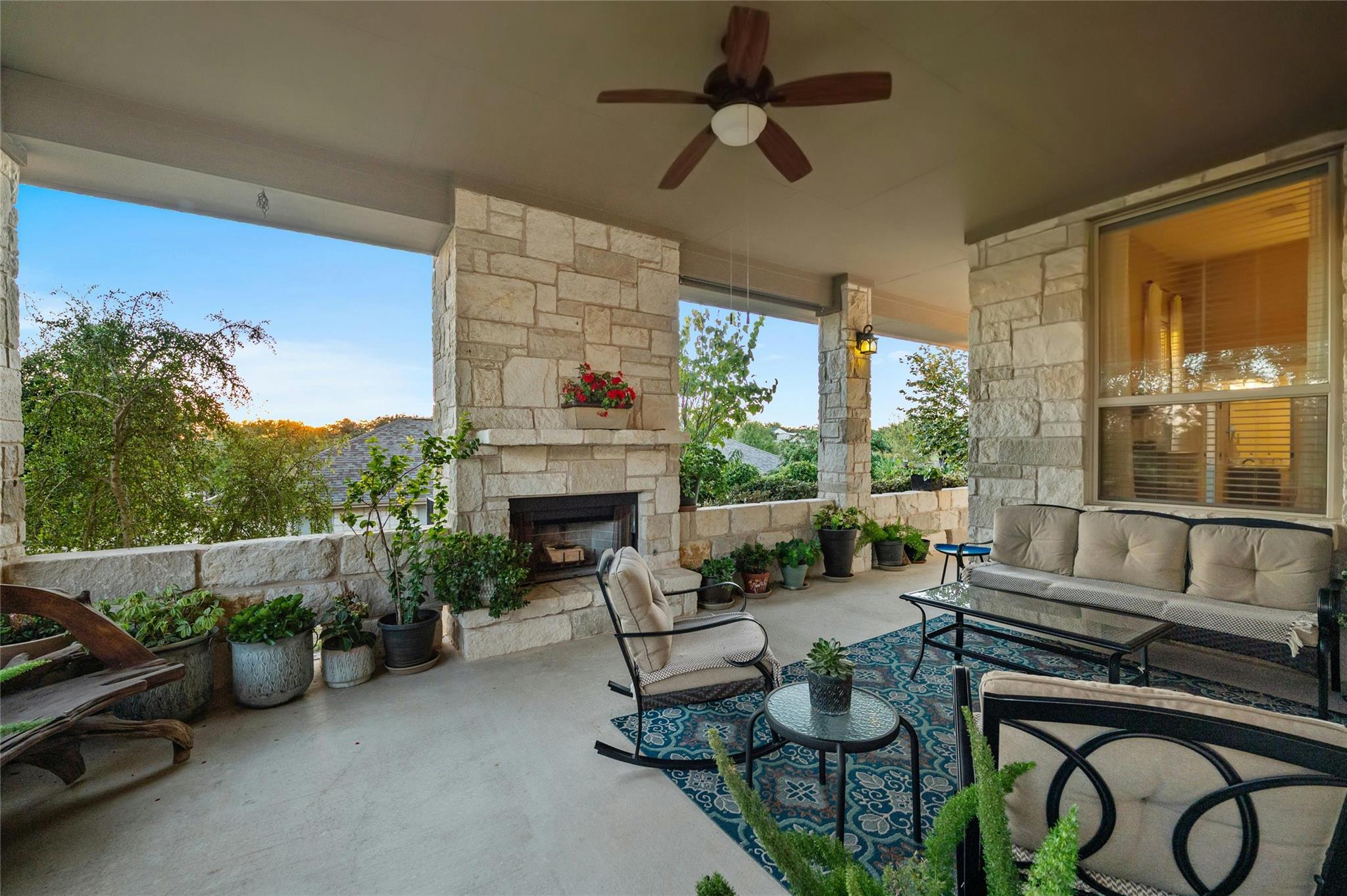 201 Greenridge Ln, Dripping Springs, TX 78620
